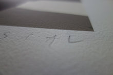 Cargar imagen en el visor de la galería, 19 Esperando a los colegas. Print numerado de Javier Mariscal